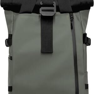 NWOT Wandrd Green & Black PRVKE 21L V3 Weather-Resistant Travel Backpack